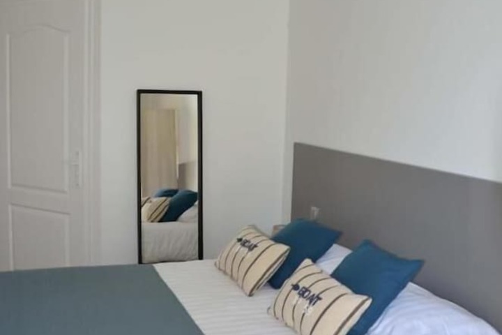 Room 7 of 28