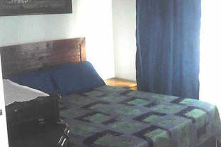 Room 10 of 33