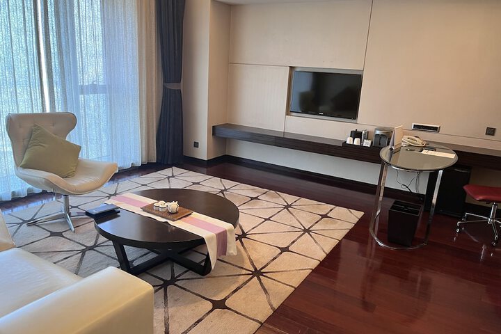 Room 25 of 106