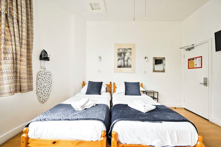 Room 41 of 79