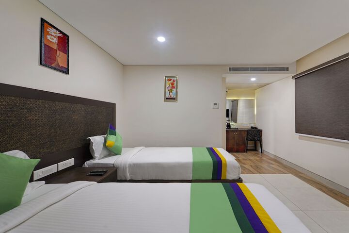 Room 21 of 38
