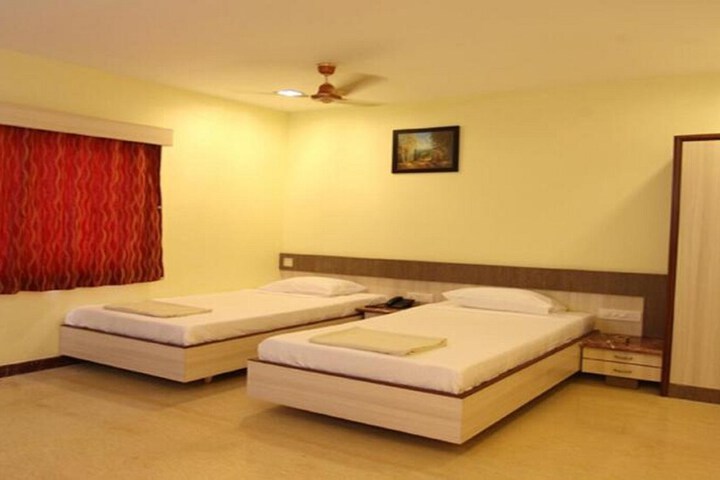 Room 11 of 21