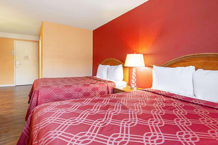 Standard Double Room (1 of 13)