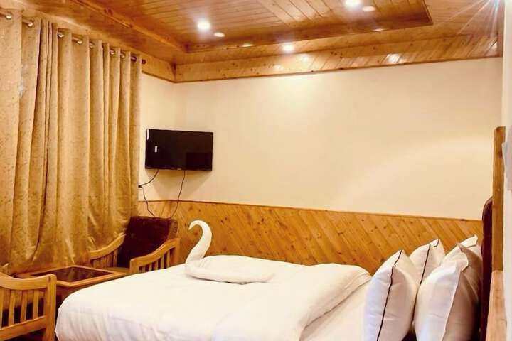 Room 3 of 36
