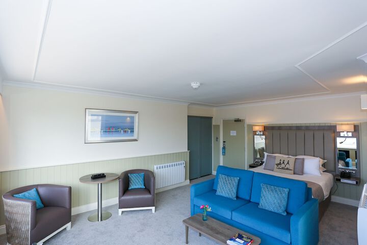 Room 3 of 41