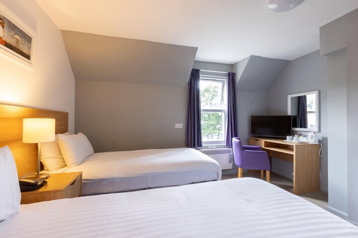 Room 9 of 21