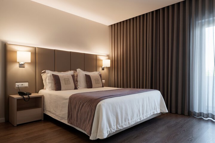 Room 33 of 73