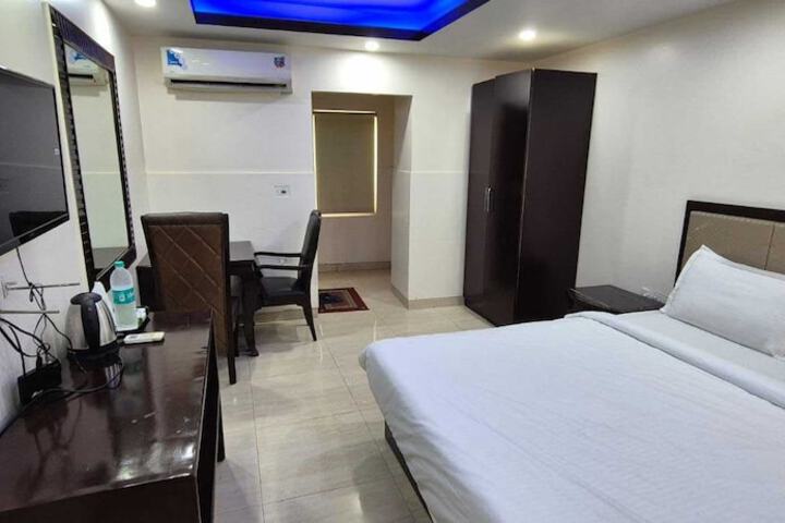 Hotel WTI Modesty