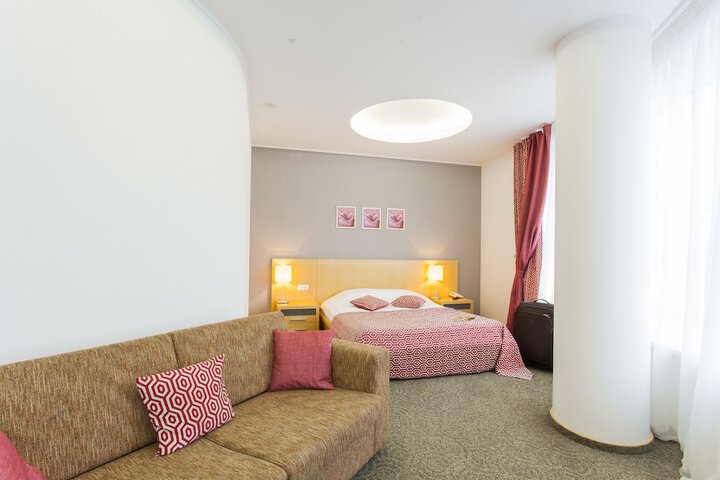 Room 17 of 67