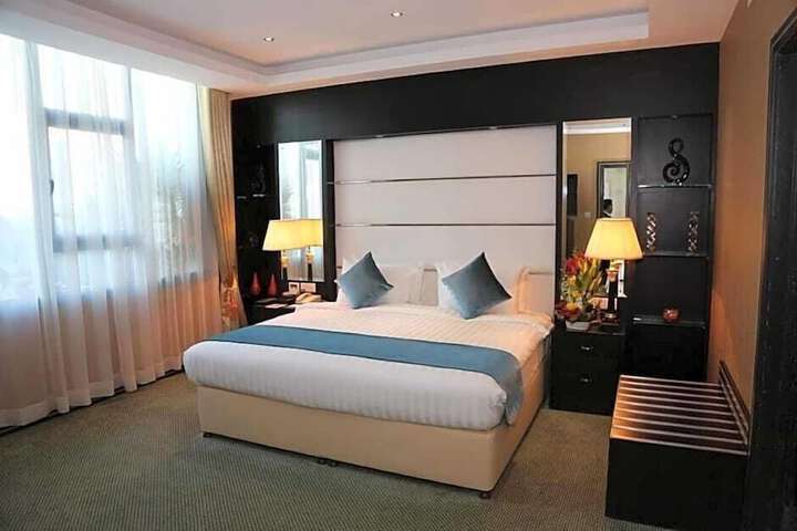 Room 25 of 62