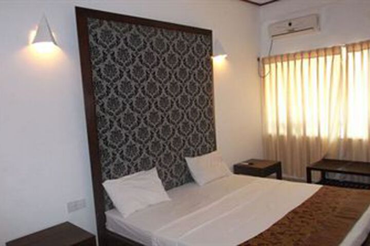 Room 16 of 42