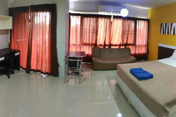 Room 8 of 19