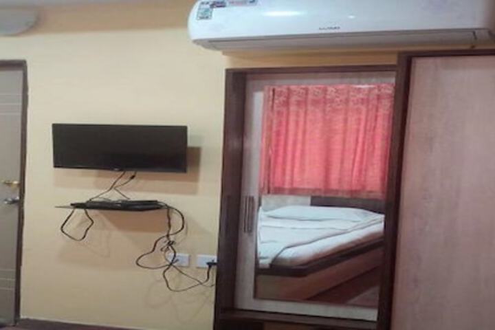 Room 7 of 26