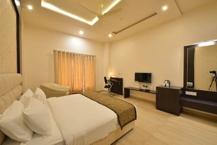 Room 6 of 48