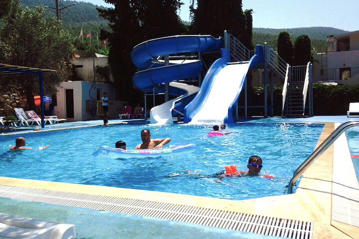 Pool 16 of 51