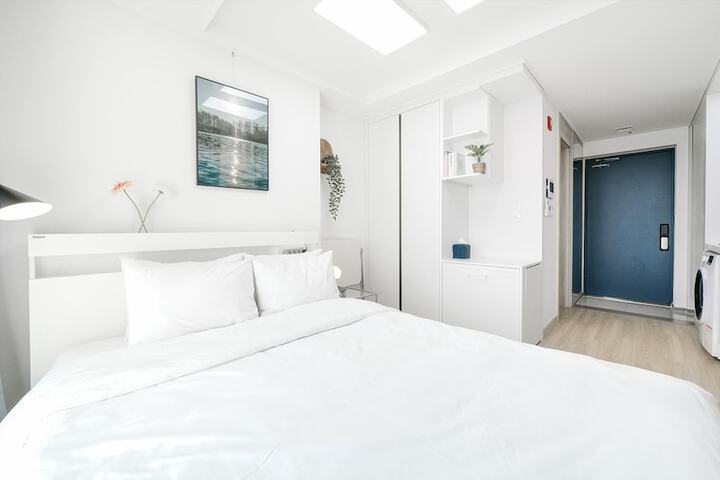 Room 322 of 640