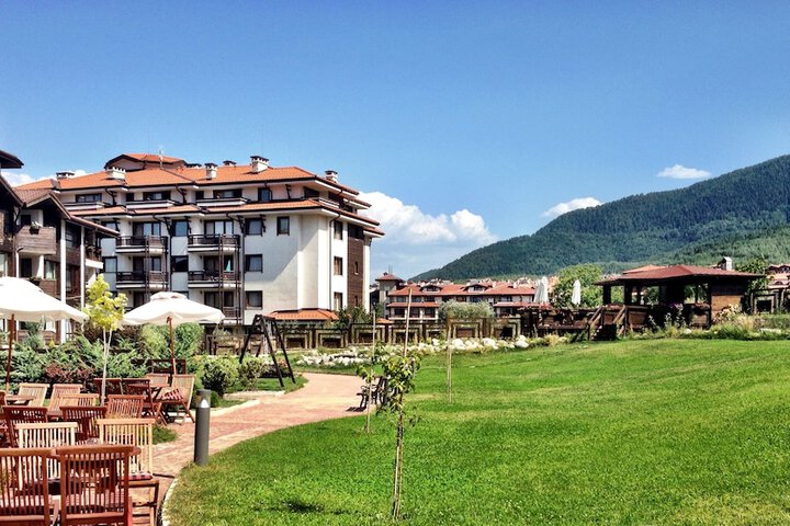 Hotel Exterior 60 of 76