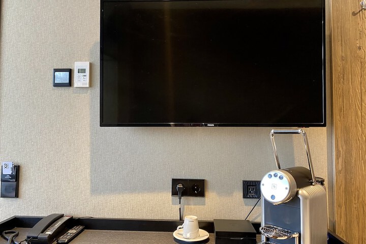 Room 13 of 48