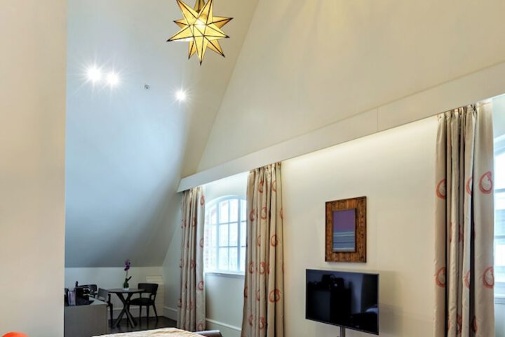 Room 63 of 115