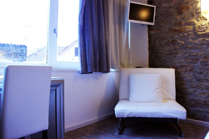 Room 15 of 42