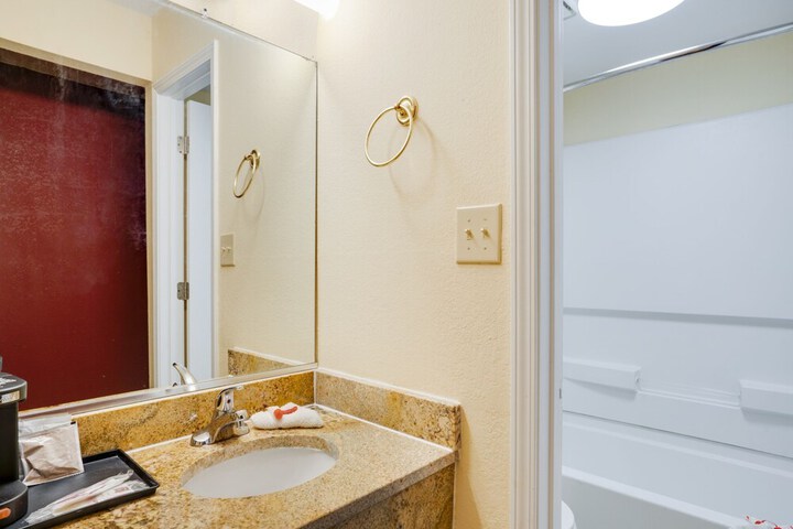 Bathroom sink