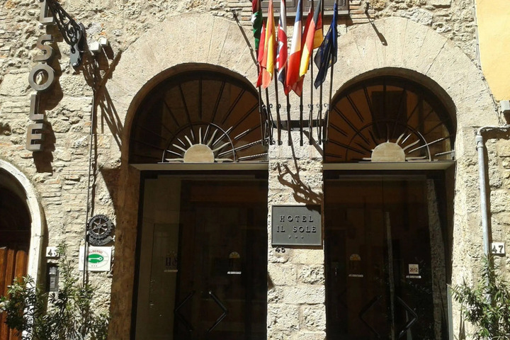 Photo 1