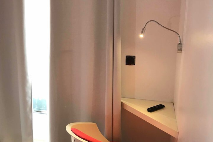 Room 3 of 20