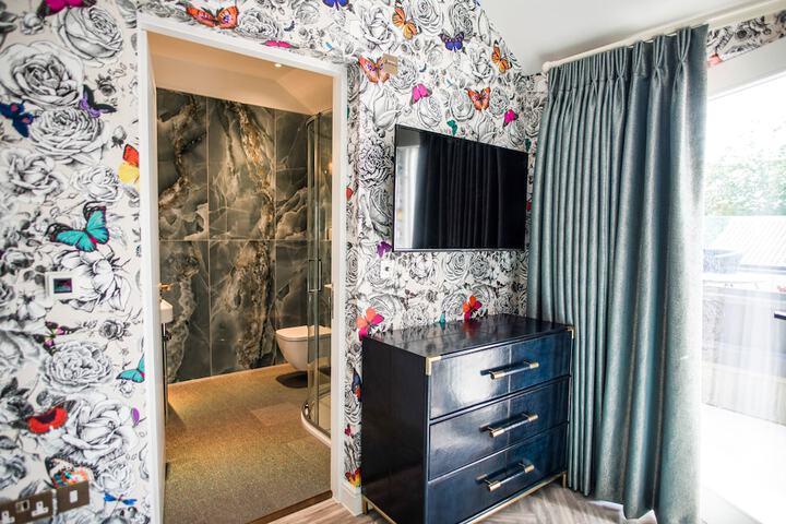 Room 49 of 63