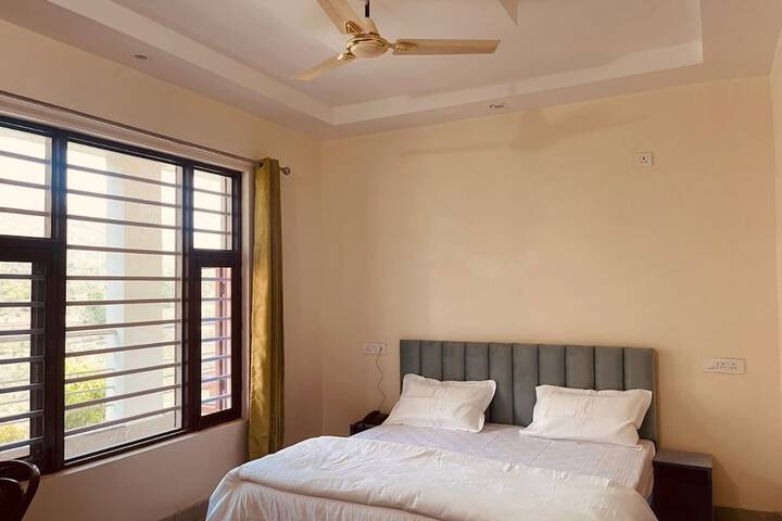 Room 3 of 15