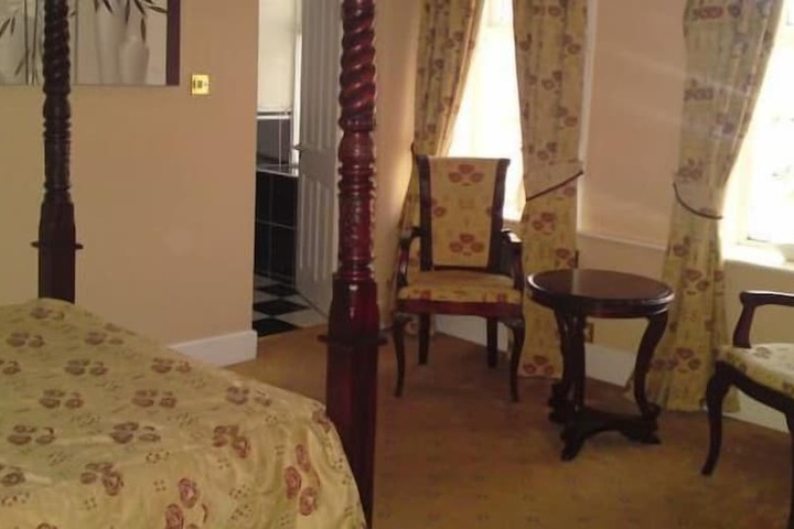 Room 15 of 38