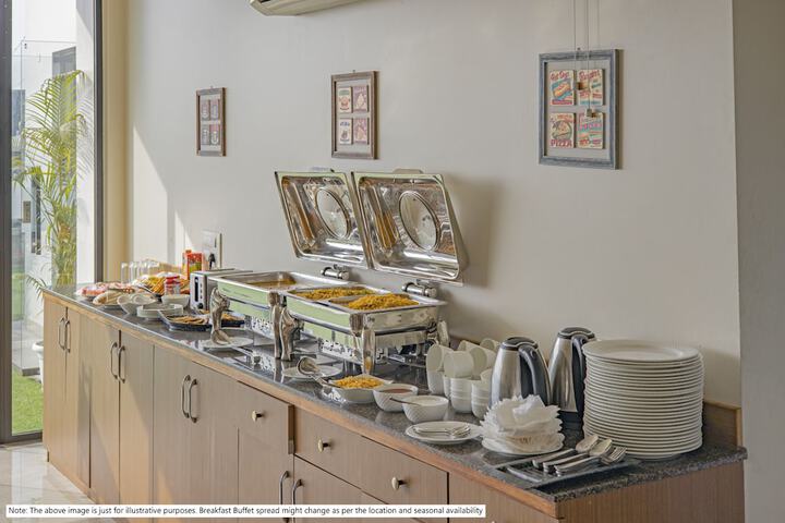 Breakfast/Coffee Service 29 of 40