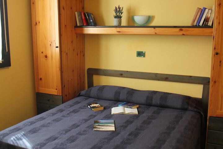 Room 4 of 114