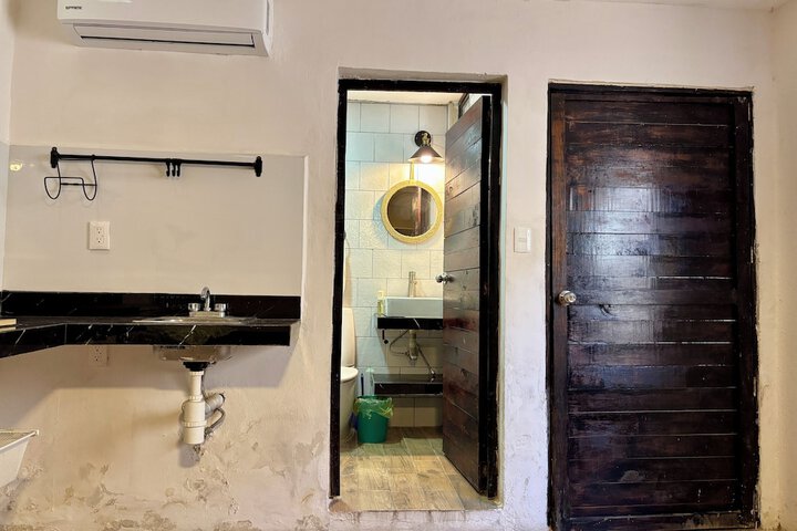 Room 14 of 16