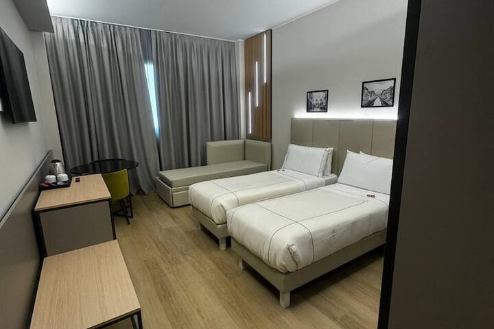 Room 30 of 133