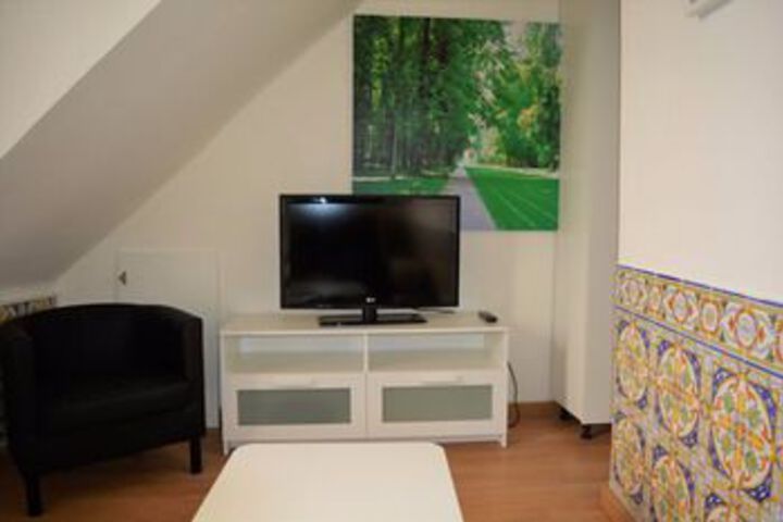 Room 7 of 8