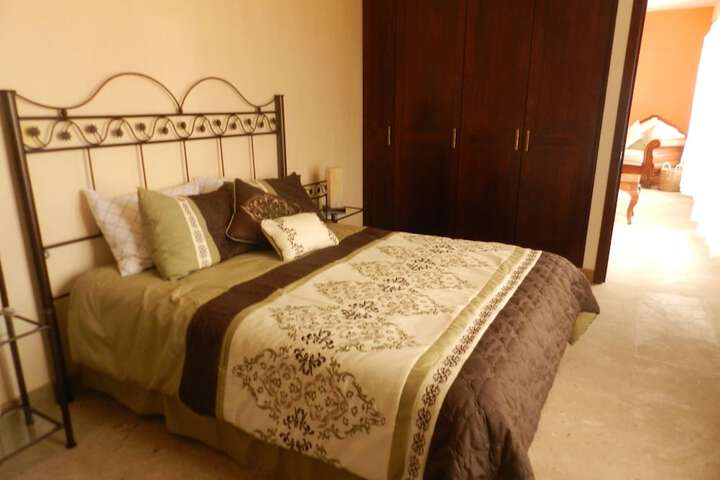 Room 2 of 22