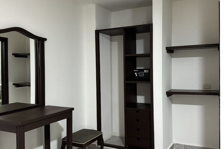 Room 38 of 65