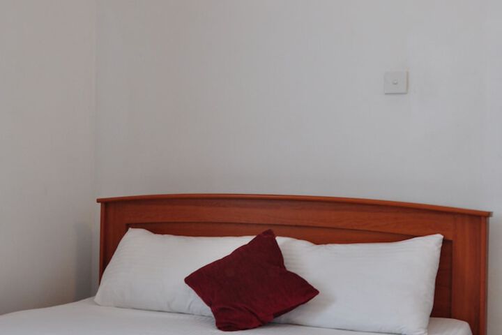Room 16 of 94