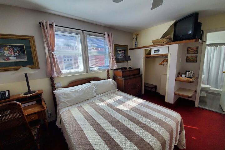 Room 18 of 42