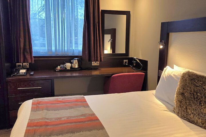 Room 34 of 69