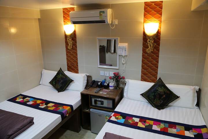 Room 2 of 35