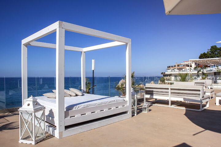 Sundeck 49 of 62
