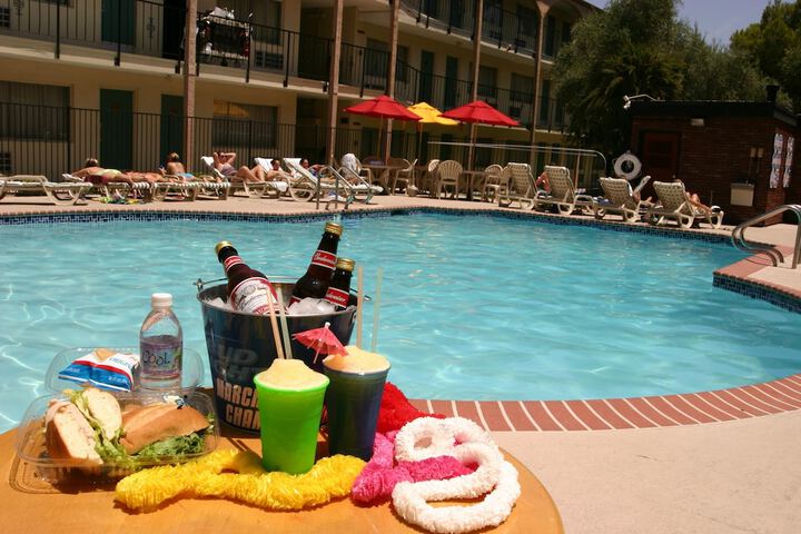 Pool 60 of 138