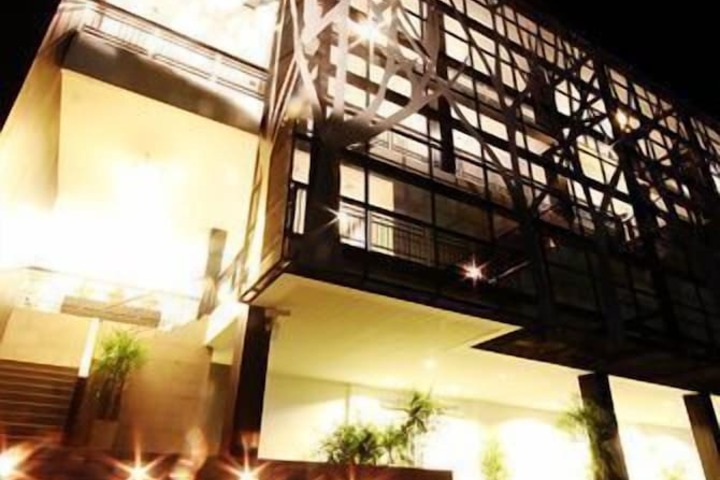Hotel 74 of 75