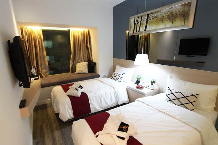 Room 6 of 22