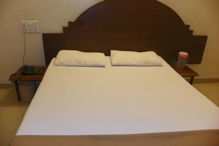 Room 13 of 44