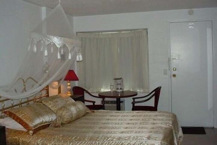 Room 5 of 45
