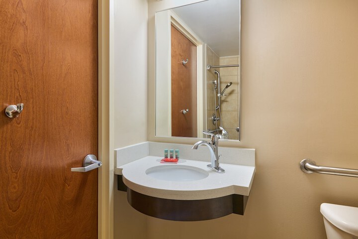 Studio Suite 1 Queen Bed City View High Floor (15 of 30)