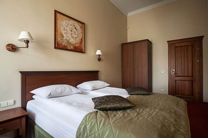 Room 21 of 47
