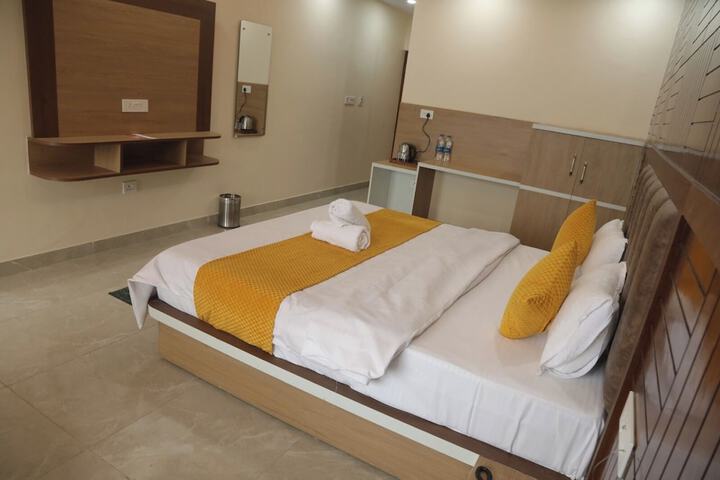 Room 7 of 40